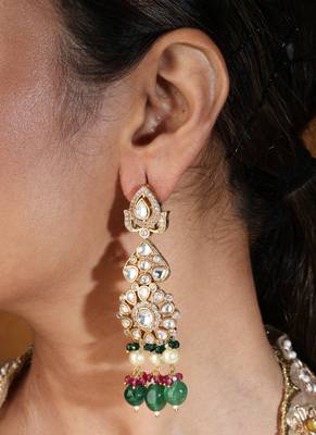 Bridal choker with kundan and american stones featuring green drops 2