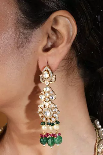 Bridal choker with kundan and american stones featuring green drops