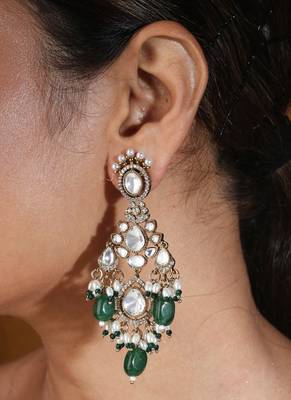 Bridal choker necklace with kundan stones and green drops 4