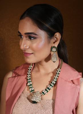 Hasli style necklace with green american stones     statement piece 3