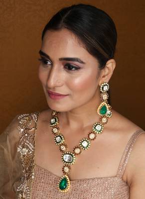 Jaipur jadau work necklace set with kundan stones 3