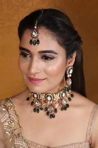 Kundan stones choker with jaipur jadau work