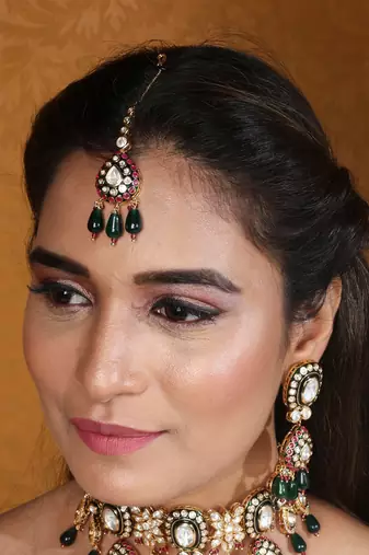 Kundan stones choker with jaipur jadau work