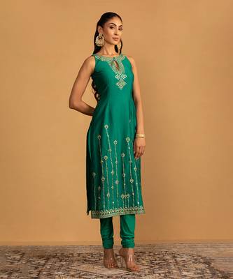 Bottle green kurta set 3