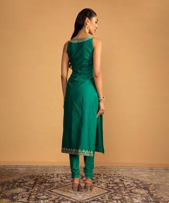 Bottle green kurta set 5
