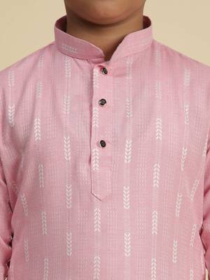 Boy's pink floral printed cotton kurta pajama for kid's ethnicwear 5