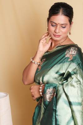 Verdant Temple Motif Cotton Saree with Blouse 6