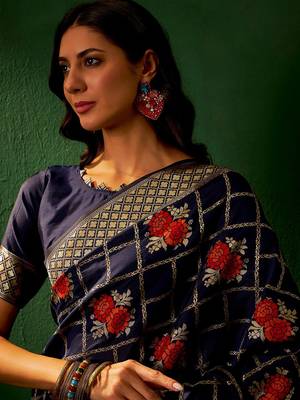 Classiques Purple Art Silk Zari Woven Saree 5