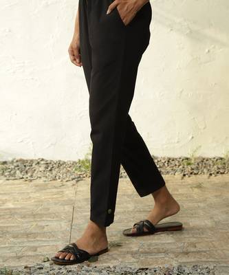 Black poplin black tapered pants 2
