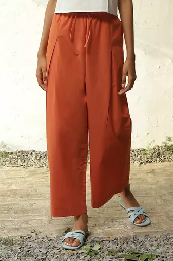 Orange poplin crimson pleated pants