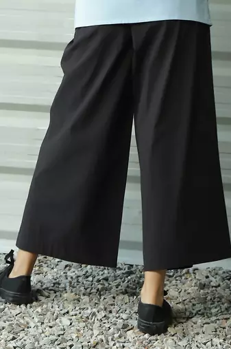 Black poplin pack black flared pants