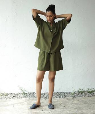 Olive green poplin ease venture shorts 1