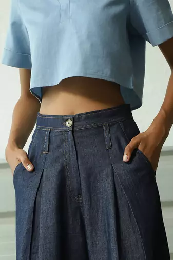 Light blue cotton denim crop top
