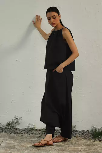 Black poplin roadster tie up black top