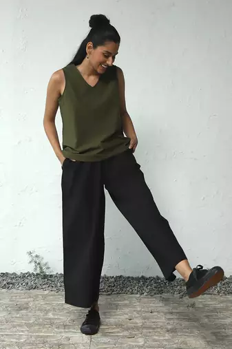 Olive green poplin forest sleeveless top