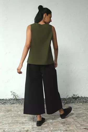 Olive green poplin forest sleeveless top