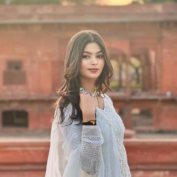 Women's Off-White Georgette Salwar Suit 4