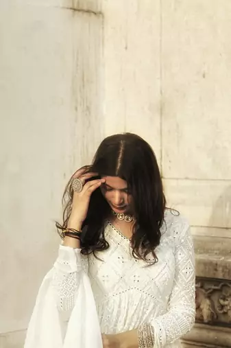 Women's Off-White Georgette Salwar Suit