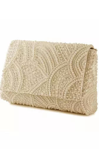 All pearl beauty clutch