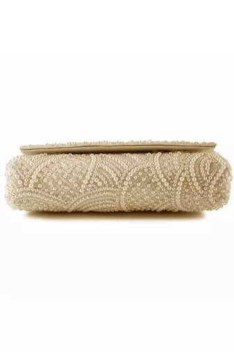 All pearl beauty clutch