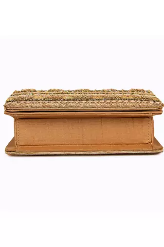 Khwabeeda clutch