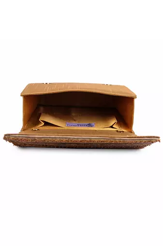 Aafreen clutch