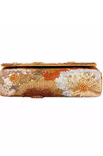 Glisten up clutch