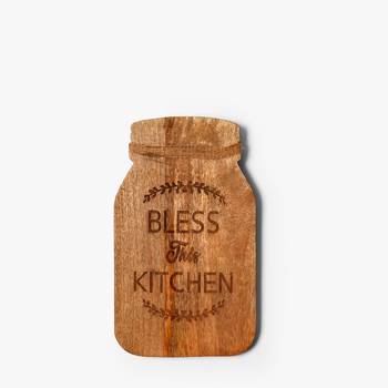 The botellawood bottle-shaped chopping board 1