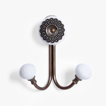 Traditional white filigree hooks 1