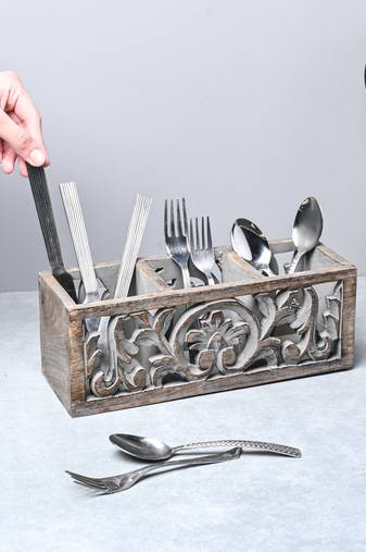 Cut-out wooden cutlery organizer