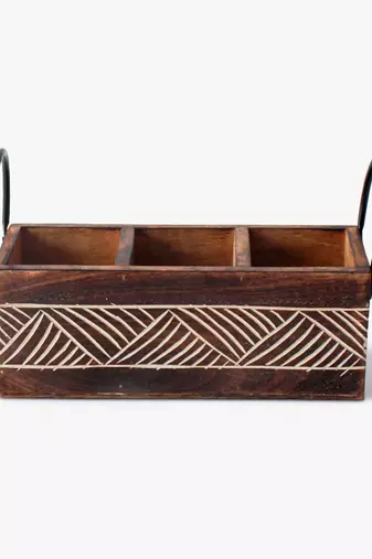 Classic country home cutlery organizer