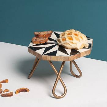 Retro black & white cake stand 1