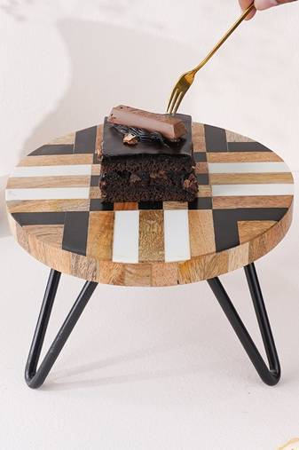 Black checkerboard cake stand