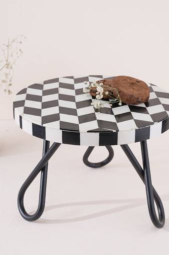 Retro row cake stand - black