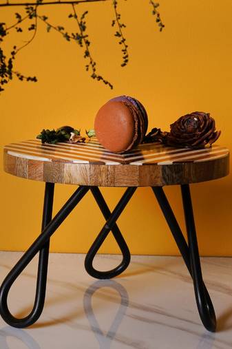 Sweet spot cake stand