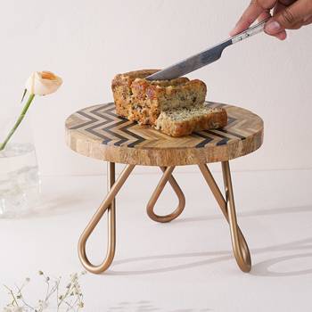 Chevron string cake stand 1