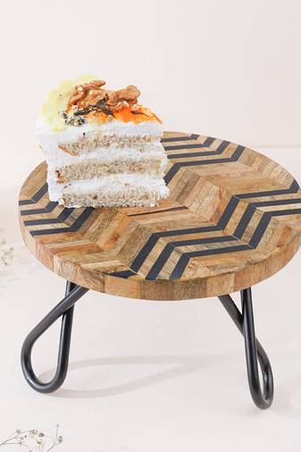 Black chevron string cake stand