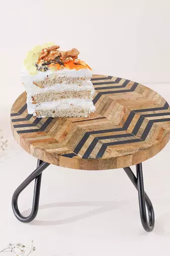 Black chevron string cake stand