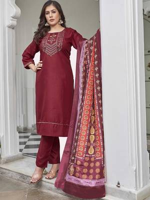 Maroon cosy cotton blend kurta set with sequins & embroidery motifs for festive wear 1