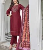 Maroon cosy cotton blend kurta set with sequins & embroidery motifs for festive wear