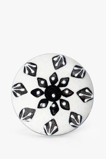 Noble crest flora knobs
