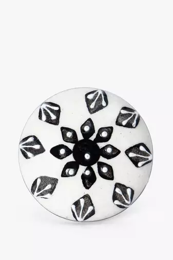 Noble crest flora knobs