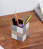 Color block pen holder