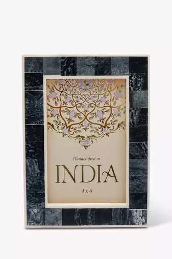 Timeless black photo frame 4x6