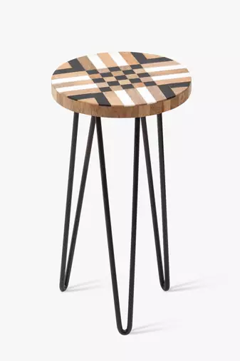Checkerboard geometrical plant stand