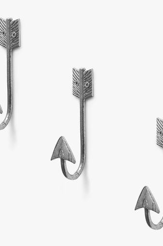 Black arrow metal hooks