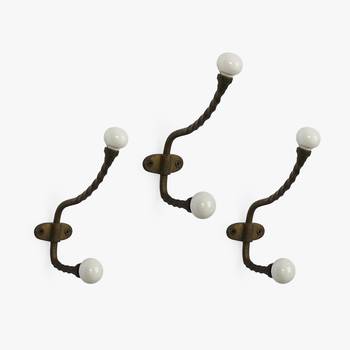 Lightbulb wall hook set 1