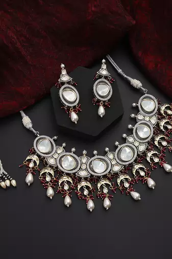 Red polki choker necklace set