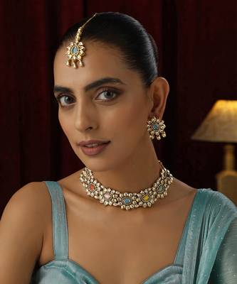 Multicolour kundan necklace set with maang tikka 1