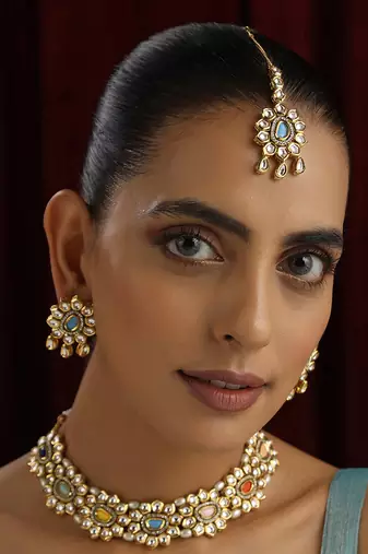 Multicolour kundan necklace set with maang tikka